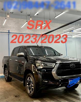 TOYOTA HILUX 2.8 D-4D TURBO DIESEL CD SRX 4X4 AUTOMÁTICO